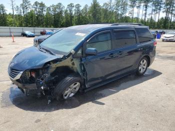  Salvage Toyota Sienna