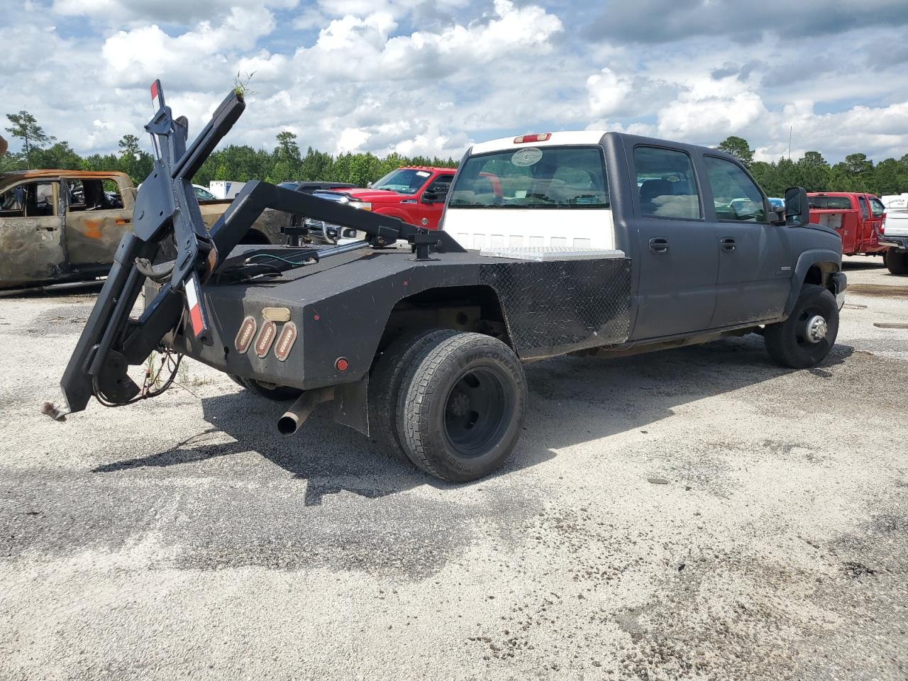 Chevrolet Silverado C3500 Image 6