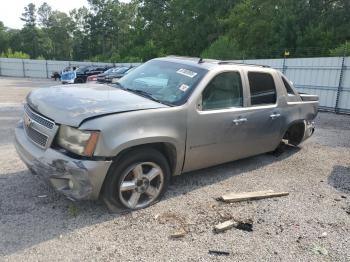  Salvage Chevrolet Avalanche