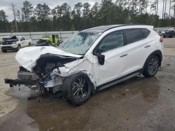  Salvage Hyundai TUCSON