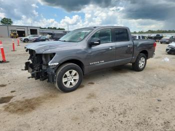  Salvage Nissan Titan
