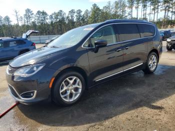  Salvage Chrysler Pacifica