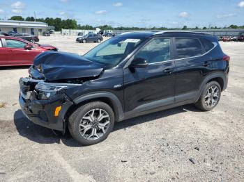  Salvage Kia Seltos