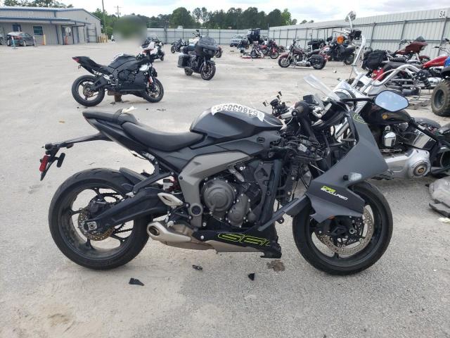  Salvage Triumph Motorcycle Daytona 66
