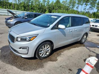  Salvage Kia Sedona
