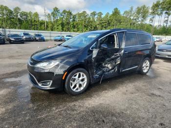  Salvage Chrysler Pacifica
