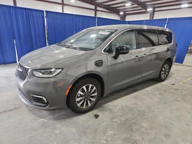 Salvage Chrysler Pacifica