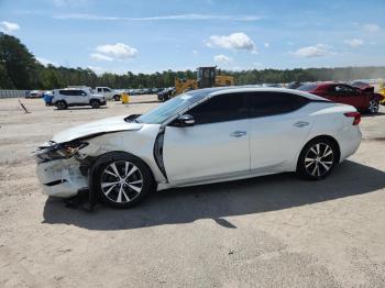 Salvage Nissan Maxima