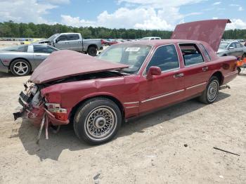  Salvage Lincoln Towncar