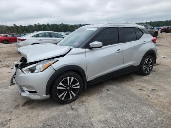  Salvage Nissan Kicks