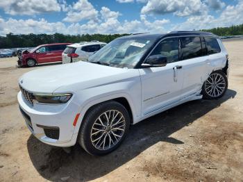  Salvage Jeep Grand Cherokee