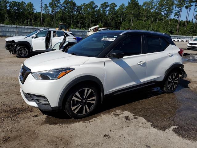  Salvage Nissan Kicks
