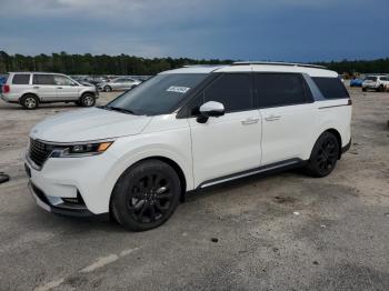  Salvage Kia Carnival