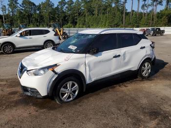  Salvage Nissan Kicks