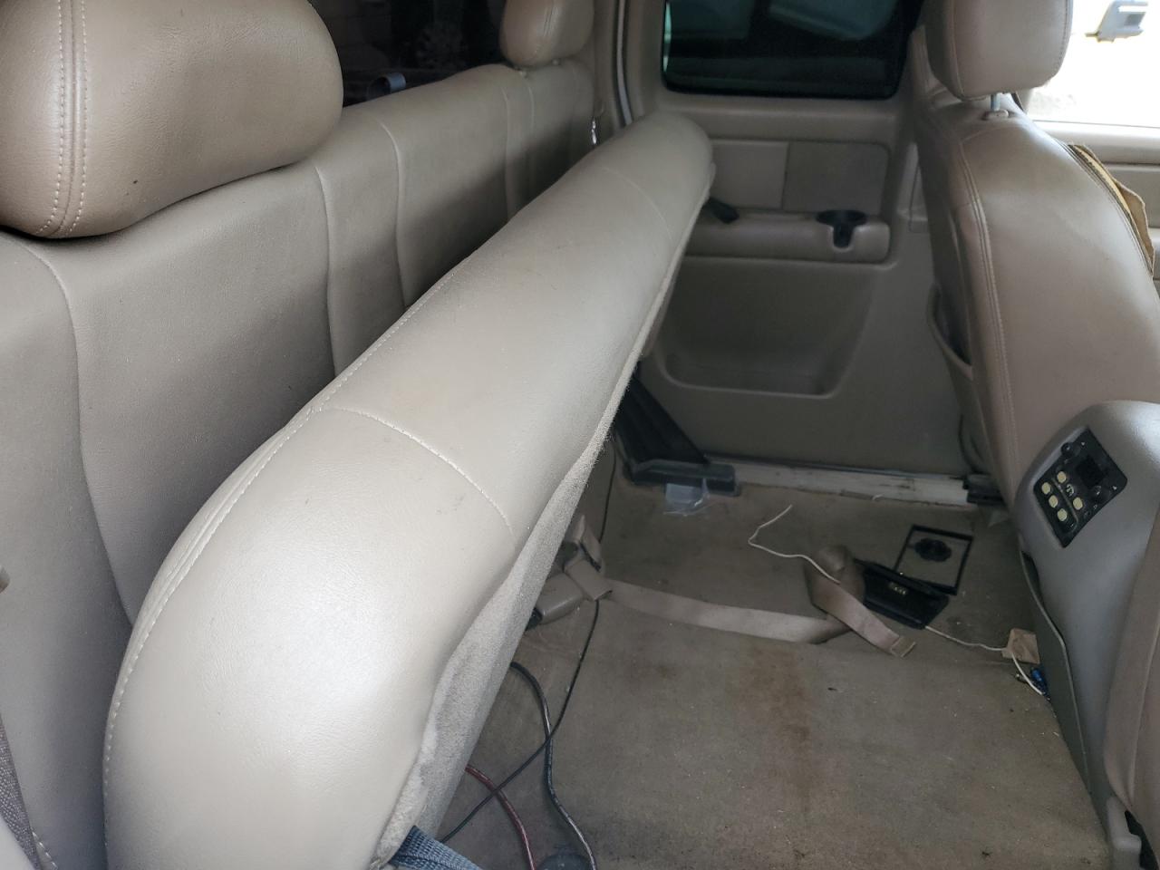 Chevrolet Silverado C1500 Image 8