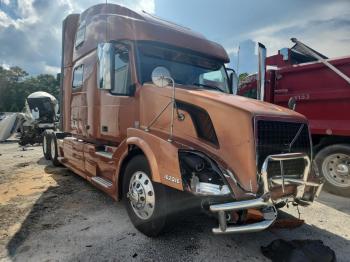  Salvage Volvo Vn