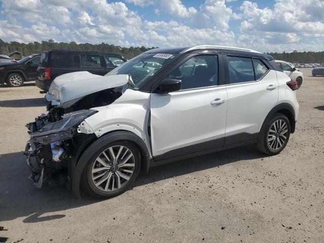  Salvage Nissan Kicks