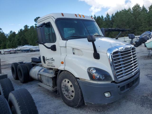  Salvage Freightliner Cascadia 1