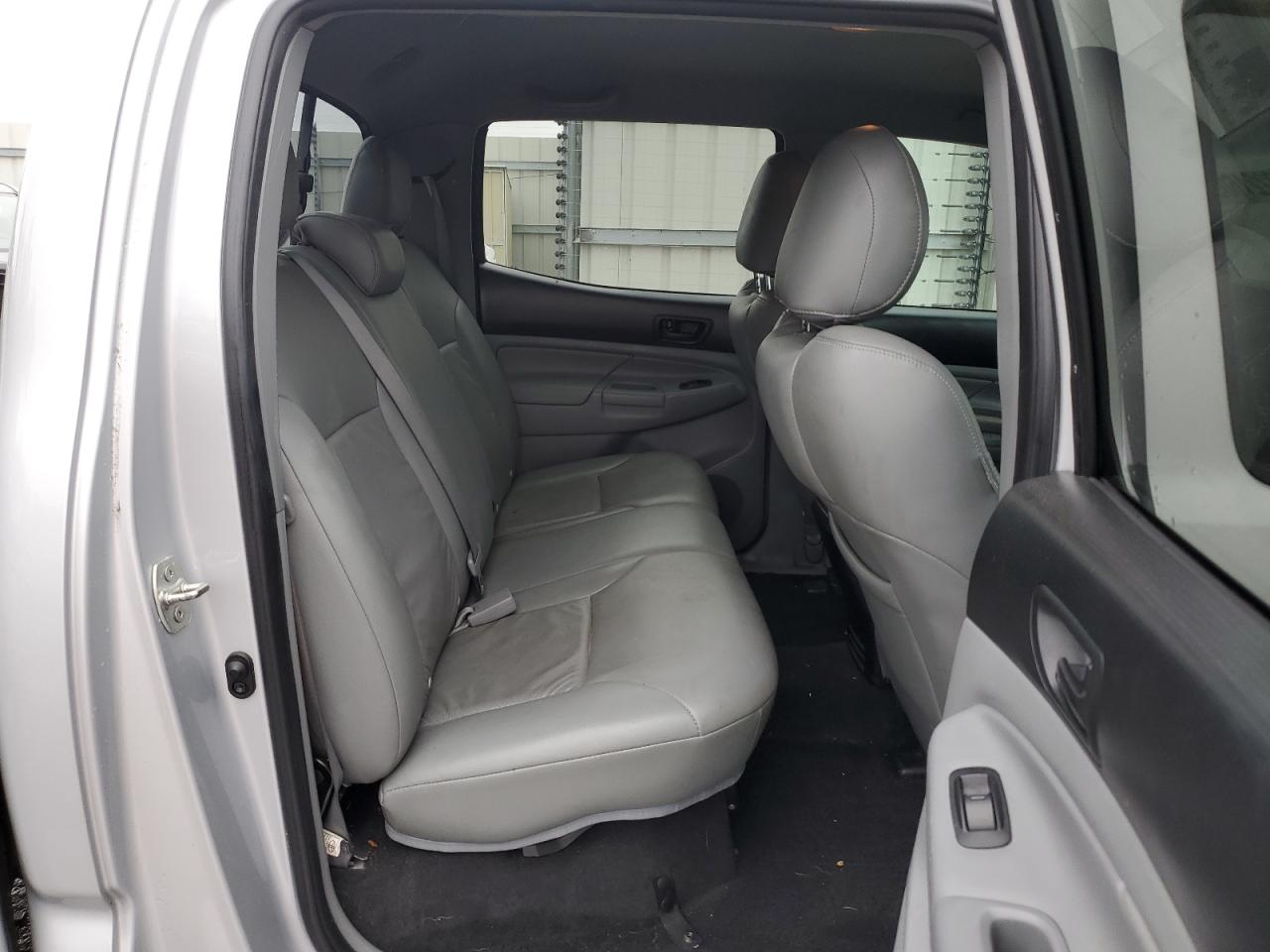 Toyota Tacoma Double Cab Prerunner Image 9