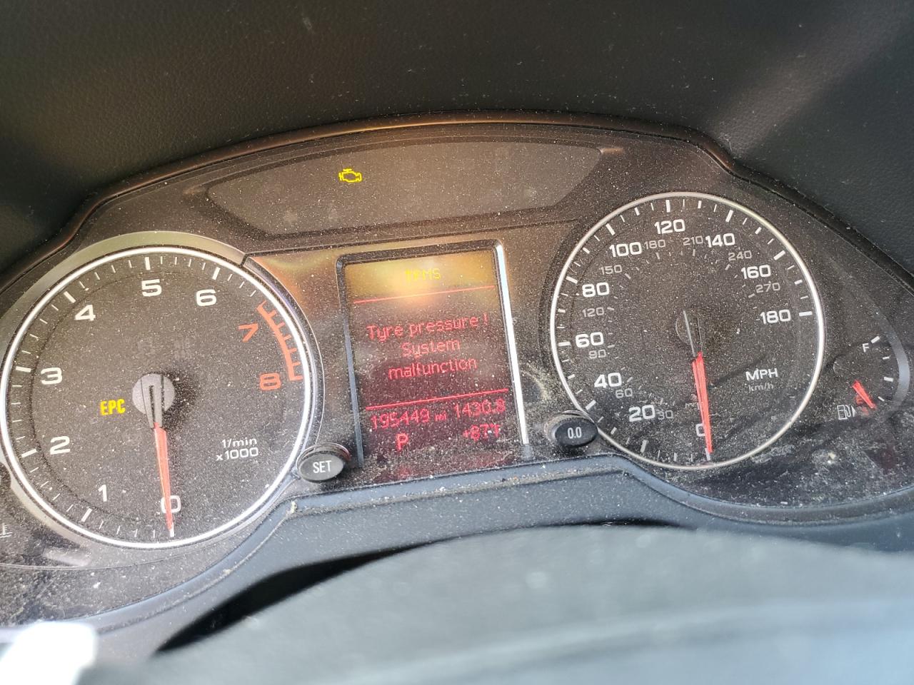 Audi Q5 3.2 Image 10