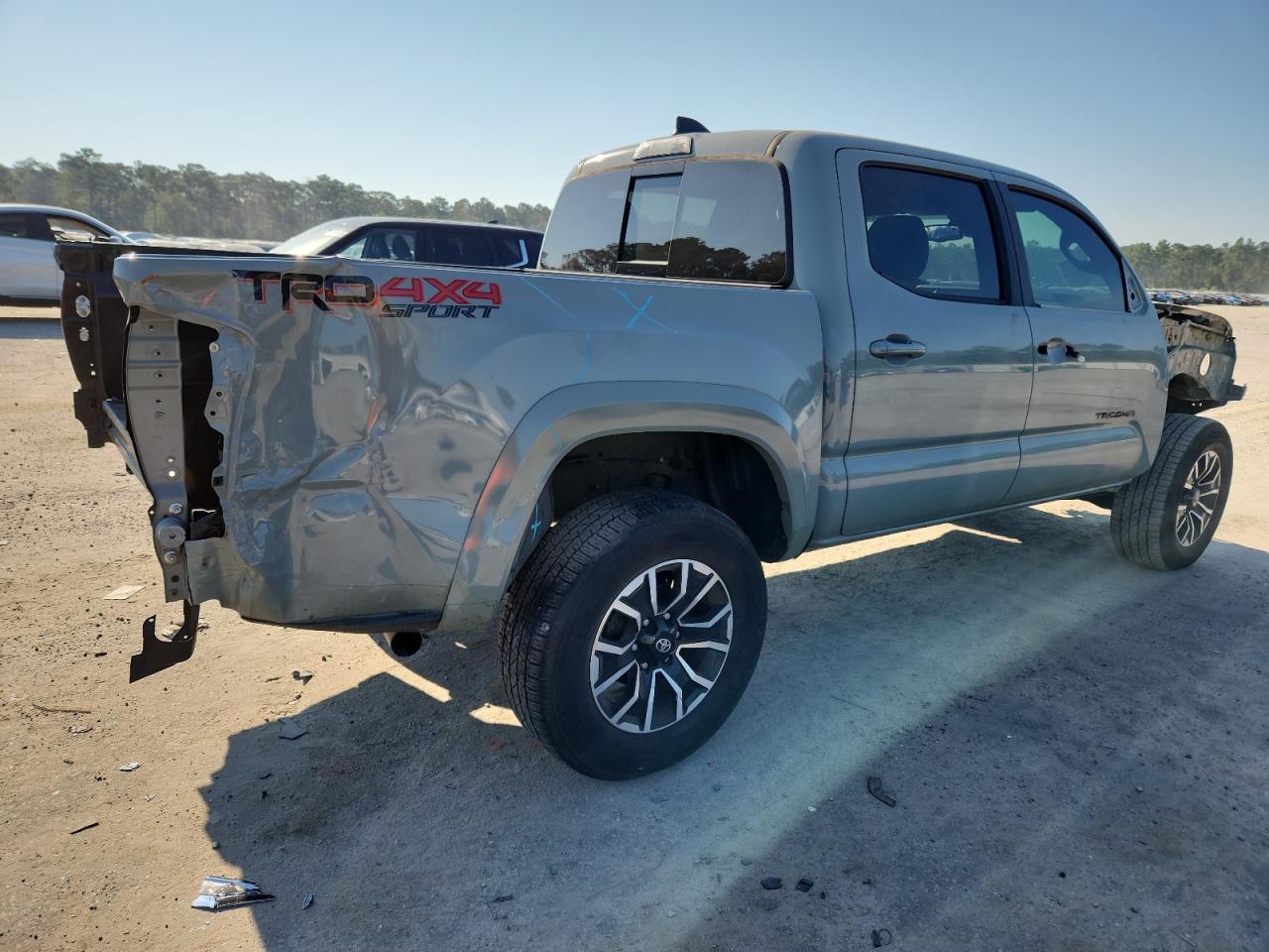 Toyota Tacoma Double Cab Image 4