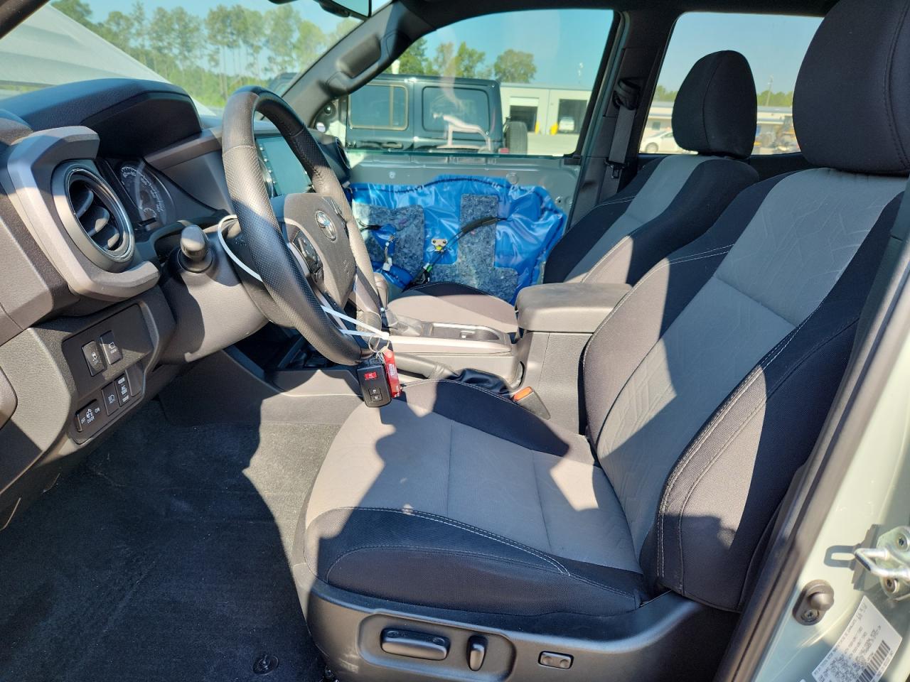 Toyota Tacoma Double Cab Image 7