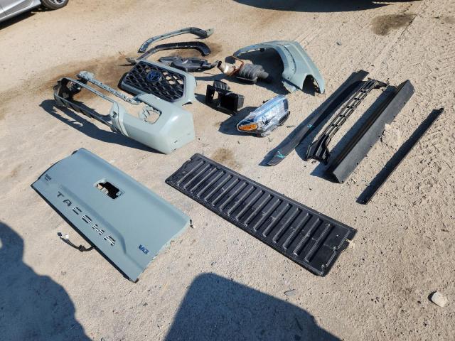 Toyota Tacoma Double Cab Image 12