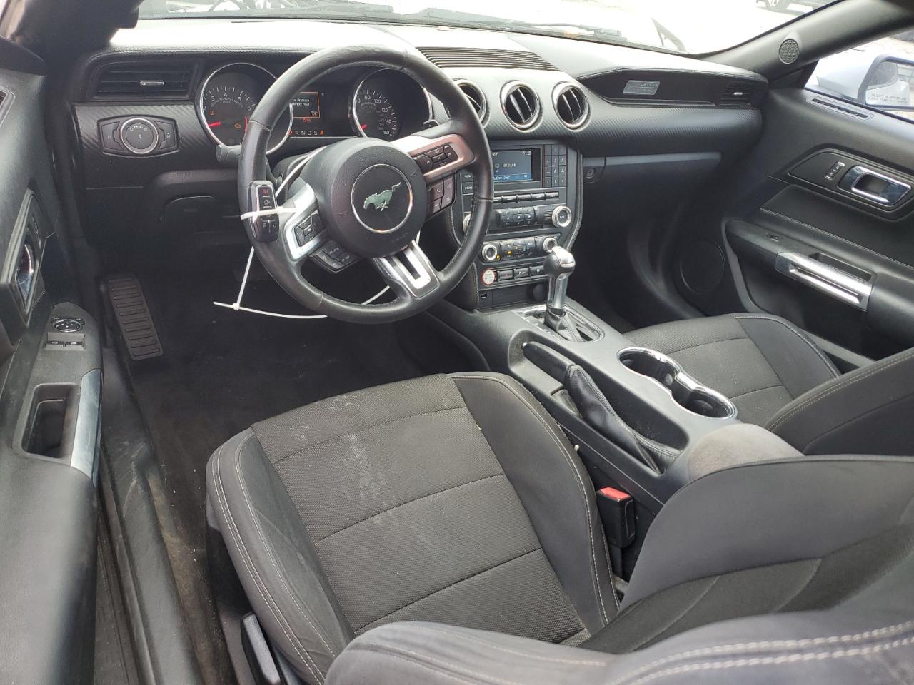 Ford Mustang Image 9