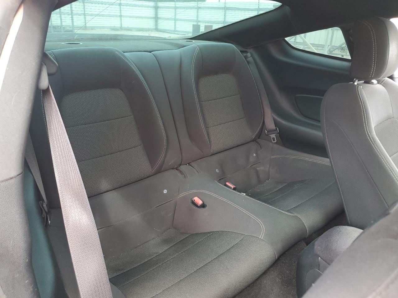 Ford Mustang Image 11