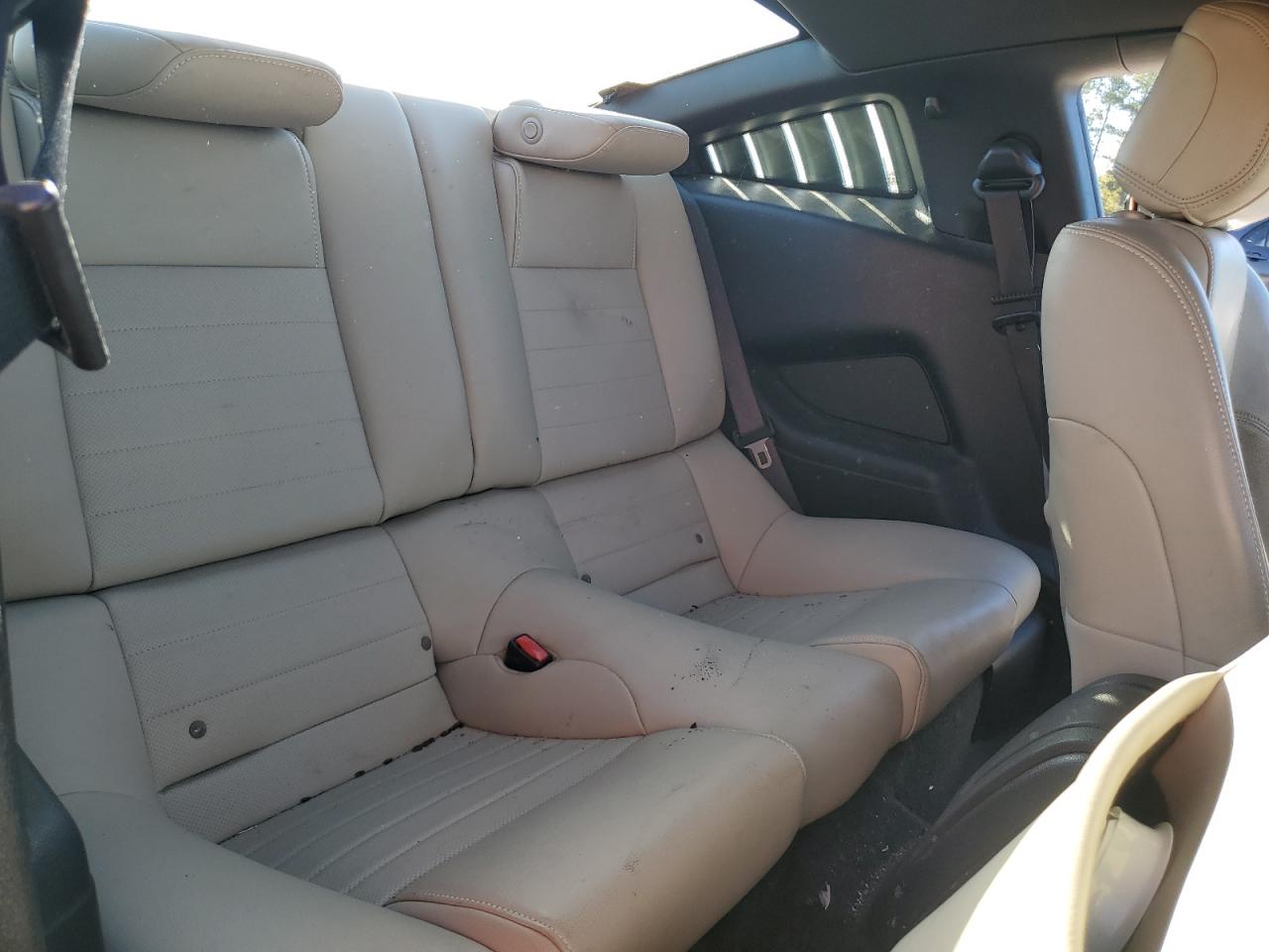 Ford Mustang Image 10