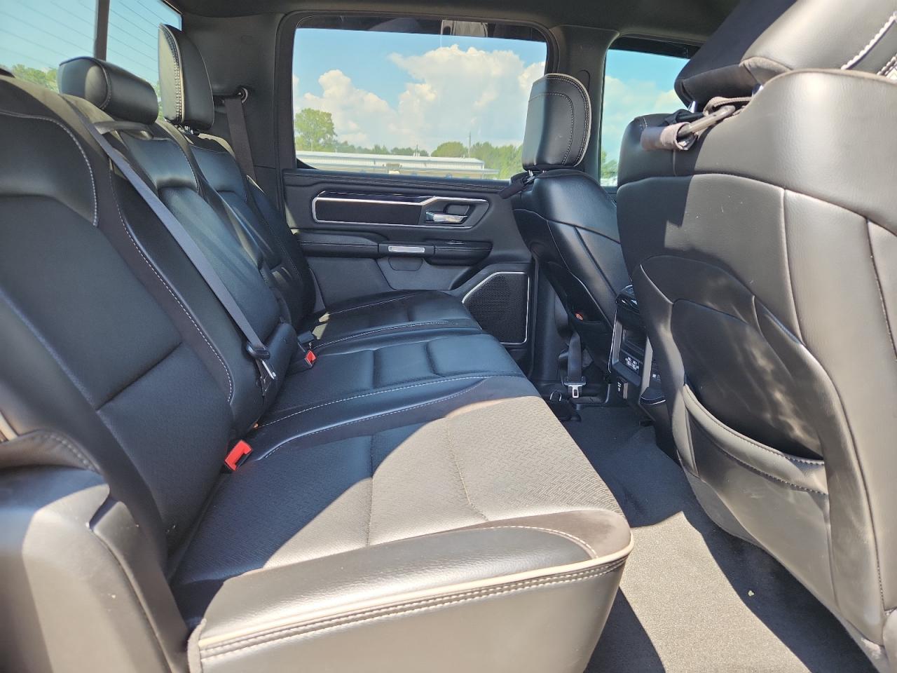 Ram 1500 Laramie Image 9