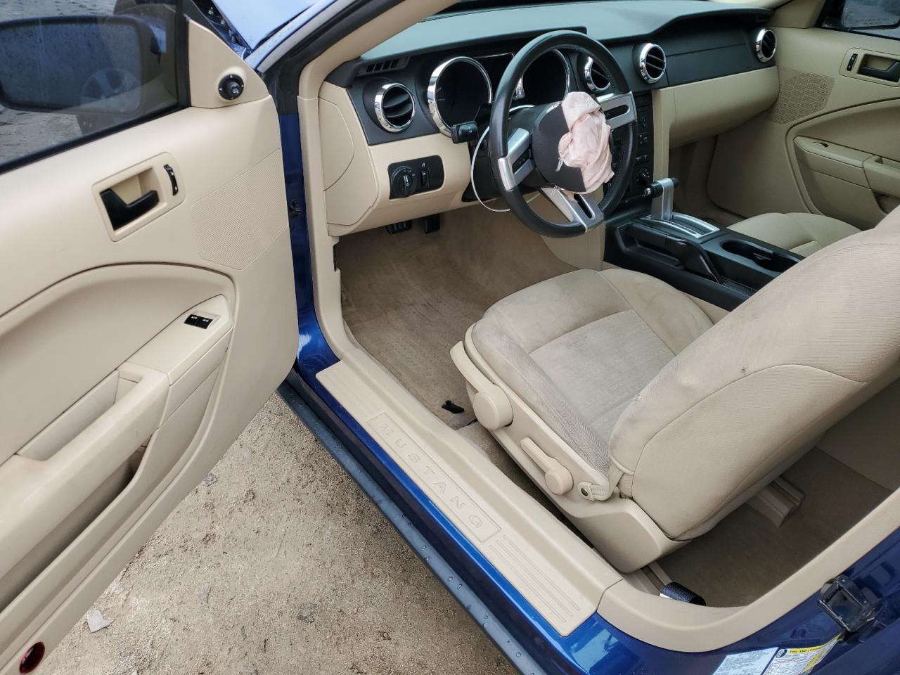 Ford Mustang Image 7