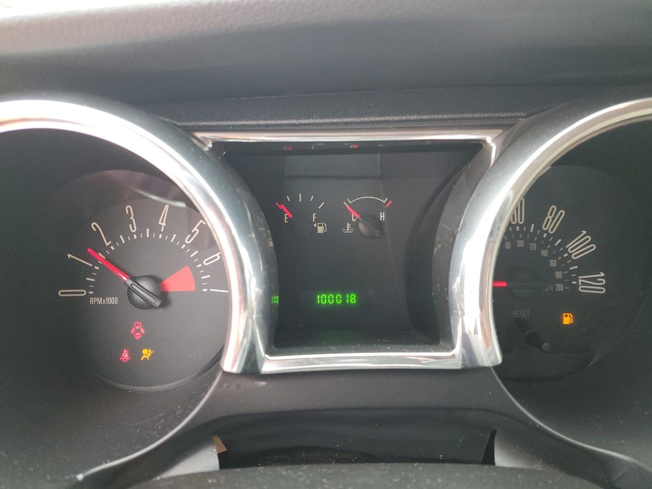 Ford Mustang Image 10