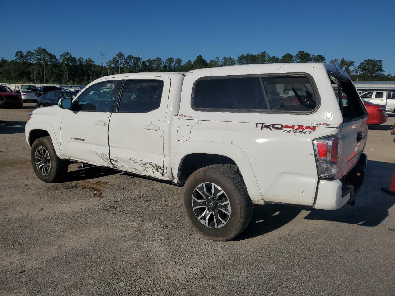 Toyota Tacoma Double Cab Image 3