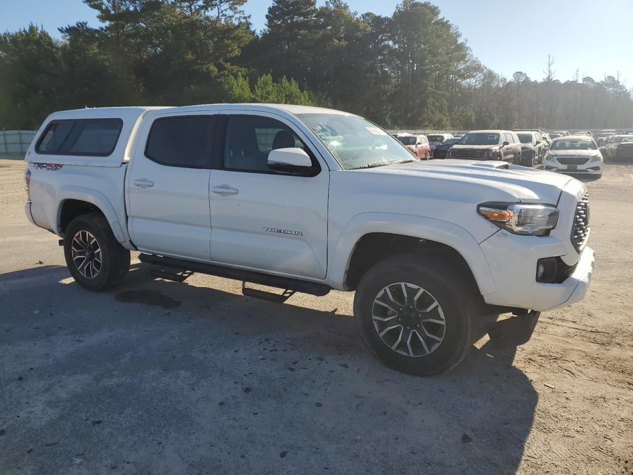 Toyota Tacoma Double Cab Image 4
