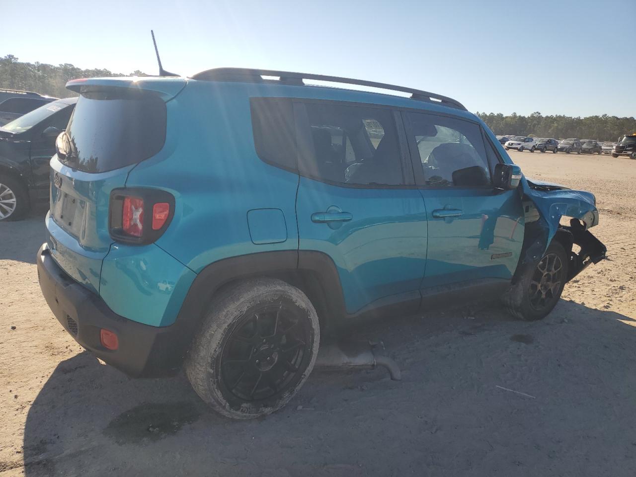 Jeep Renegade Latitude Image 2