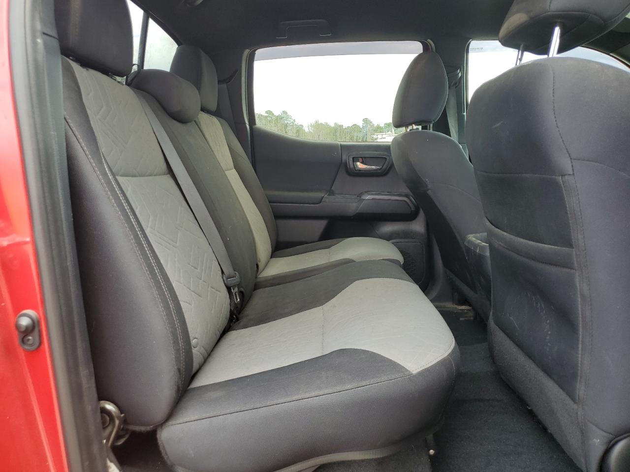 Toyota Tacoma Double Cab Image 9