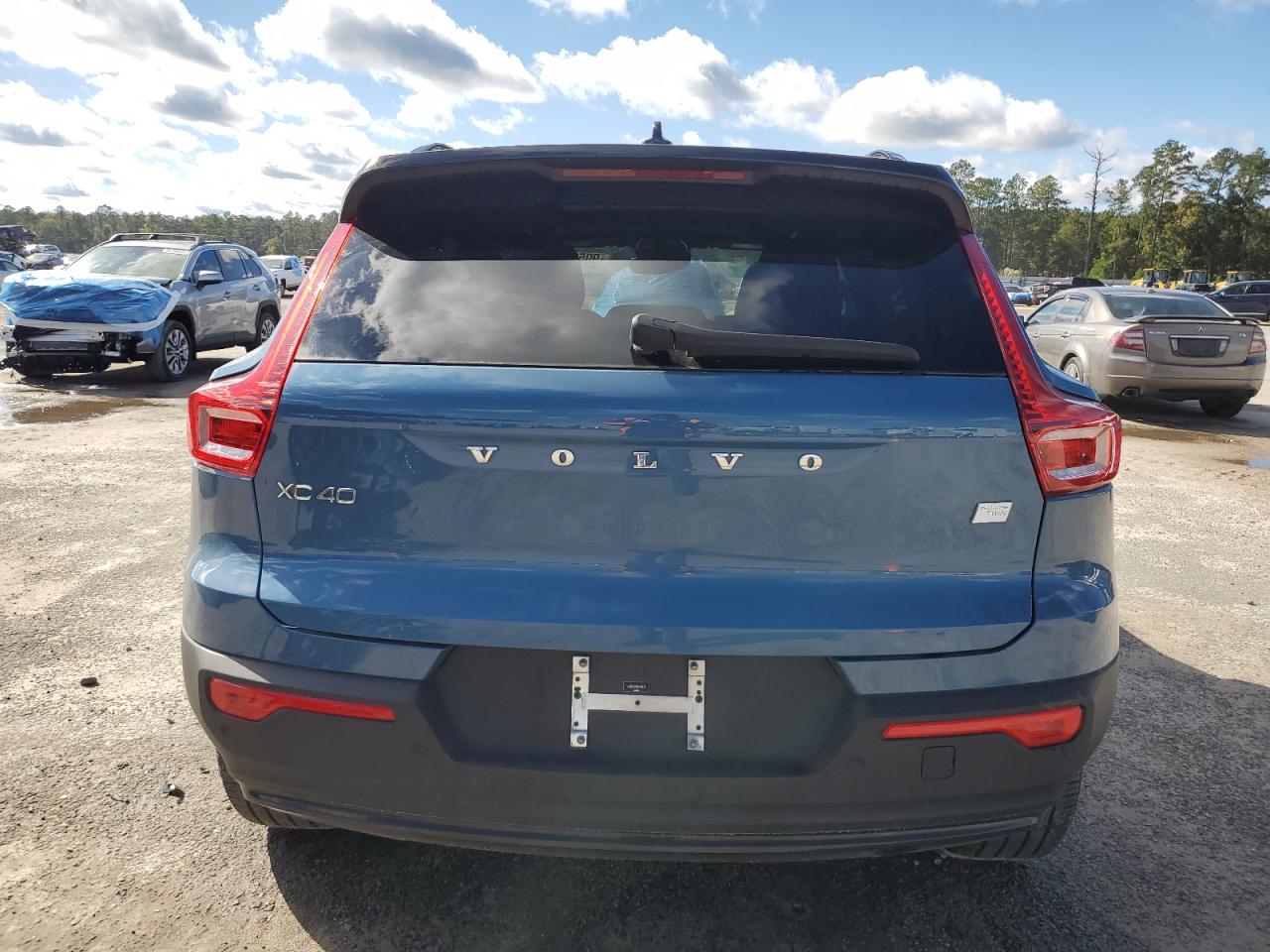 Volvo XC40 Recharge Ultimate Image 2
