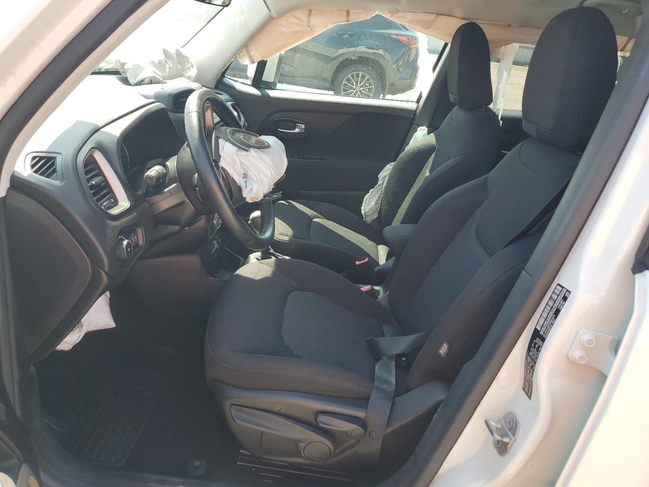 Jeep Renegade Latitude Image 9