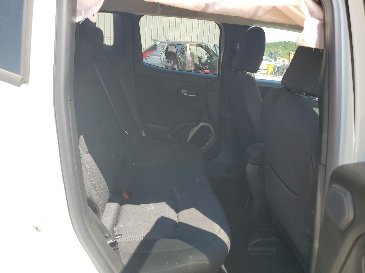 Jeep Renegade Latitude Image 5