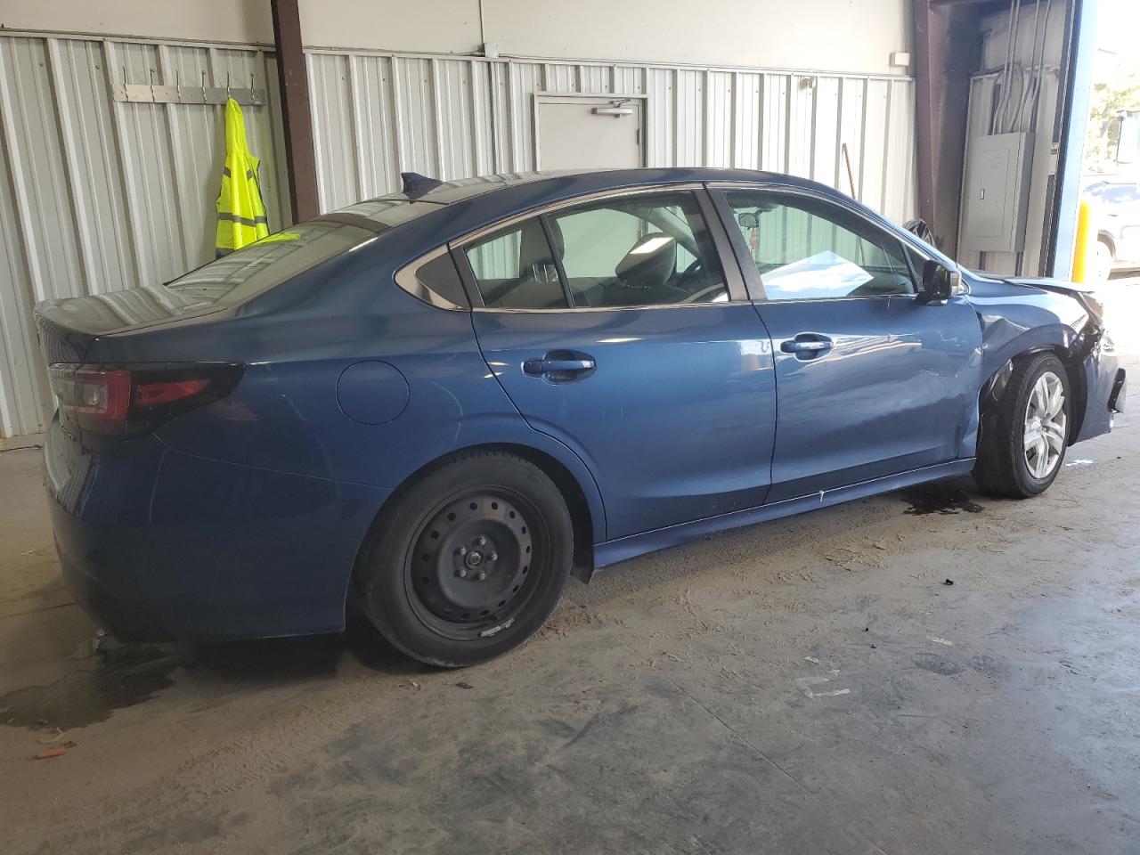 Subaru Legacy Image 7