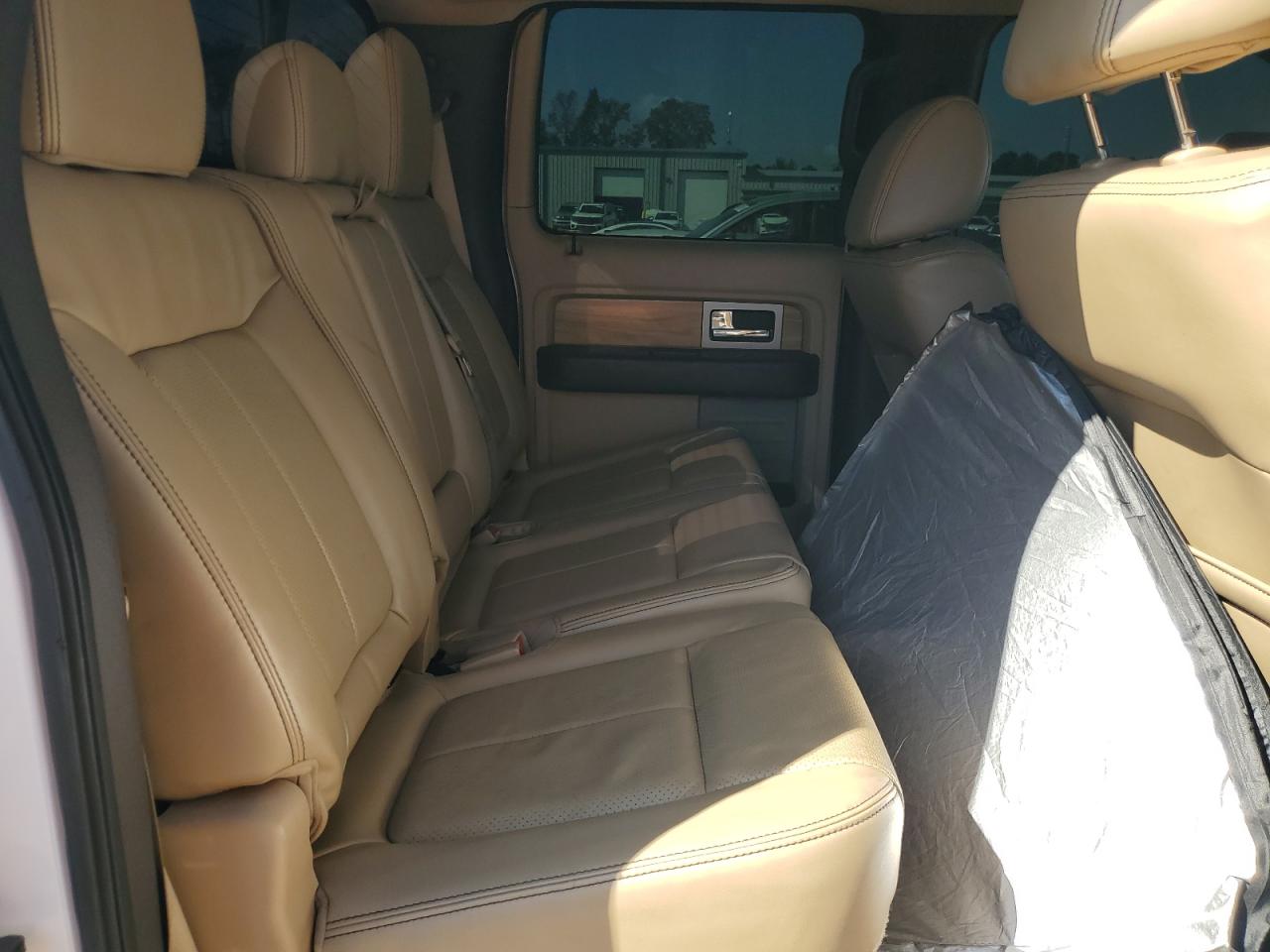 Ford F-150 Supercrew Image 6