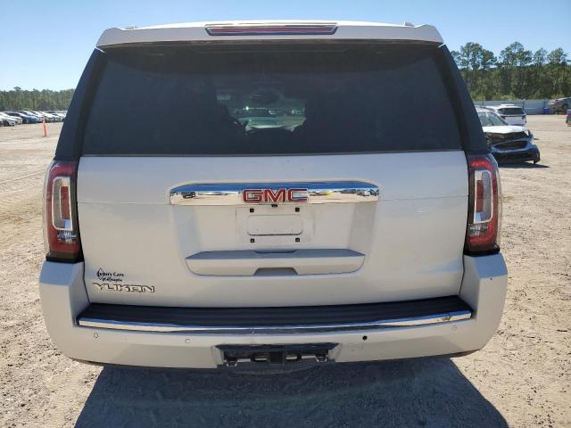 GMC Yukon Denali Image 8