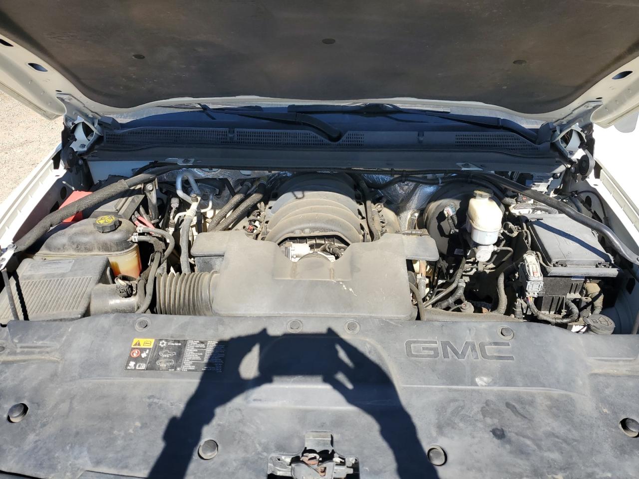 GMC Yukon Denali Image 2