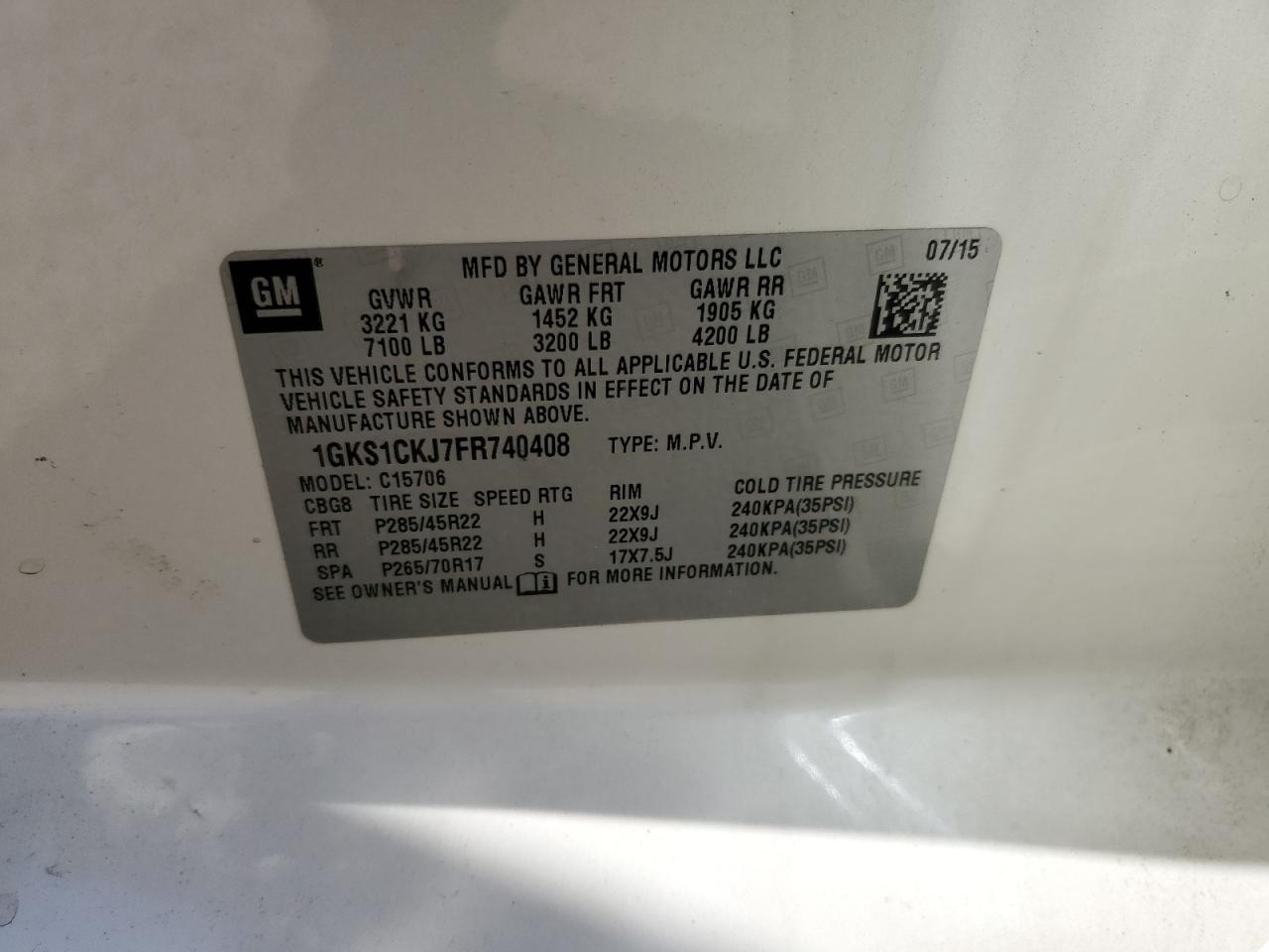 GMC Yukon Denali Image 14