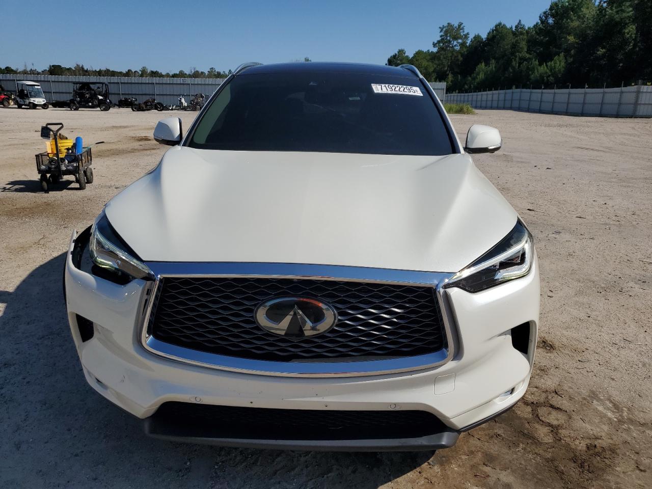 INFINITI Qx Essential Image 13