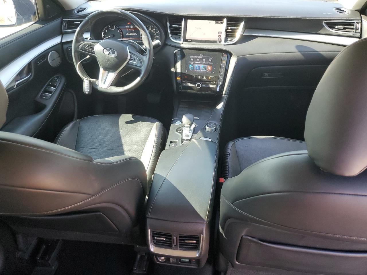 INFINITI Qx Essential Image 8