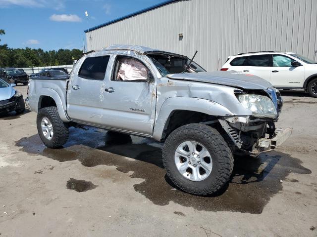 Toyota Tacoma Double Cab Image 8
