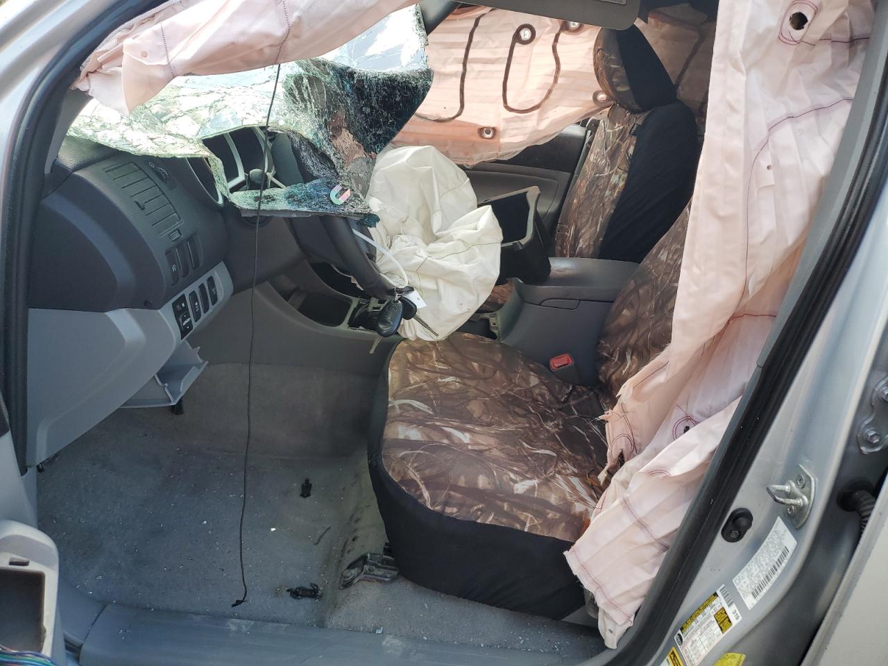 Toyota Tacoma Double Cab Image 12