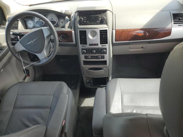 Chrysler Minivan Touring Image 6